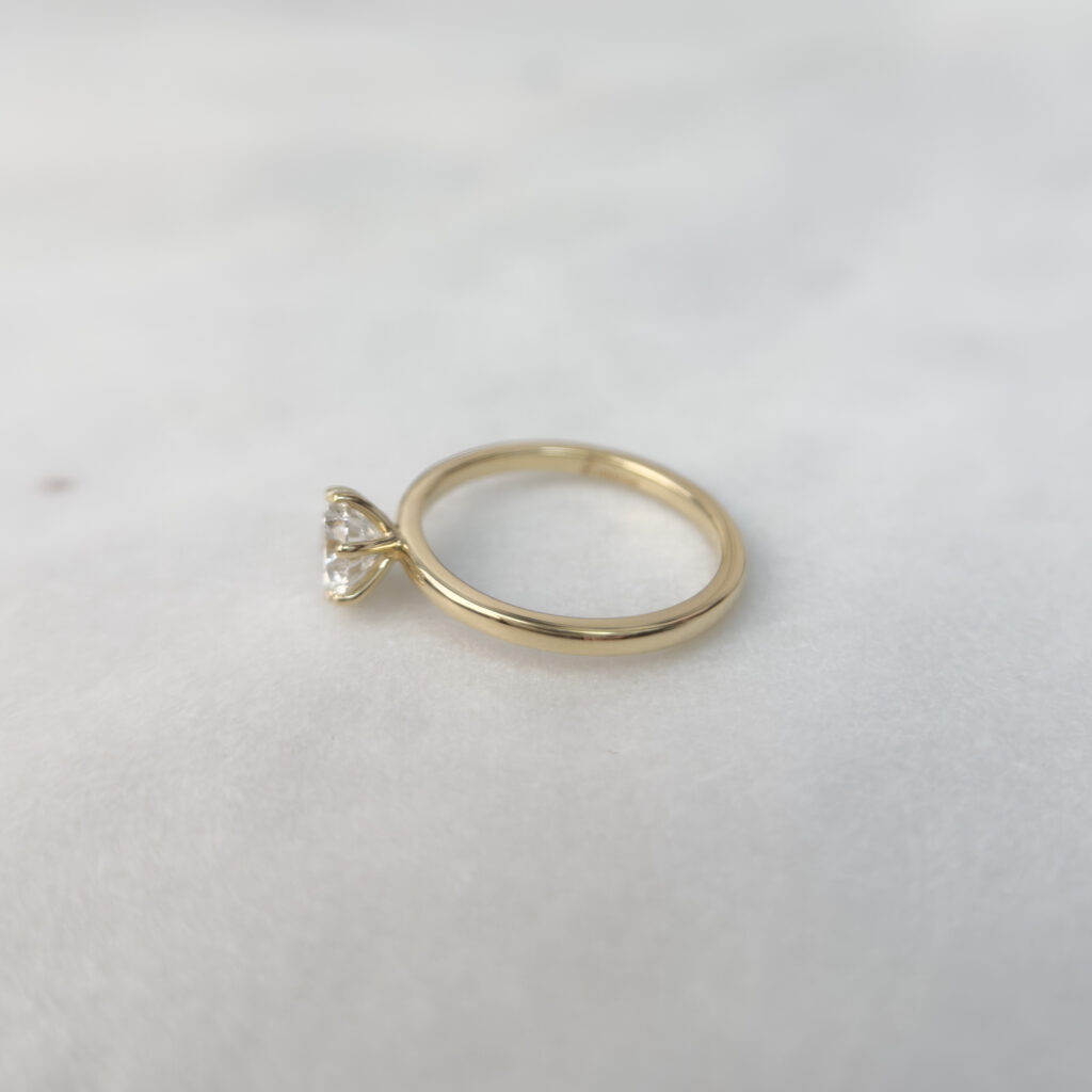 Leni – Elegant Solitärring i 950 Platina